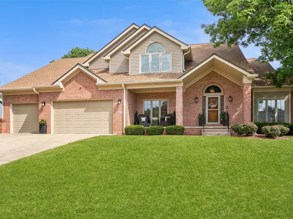 821 58th St, West Des Moines, IA 50266