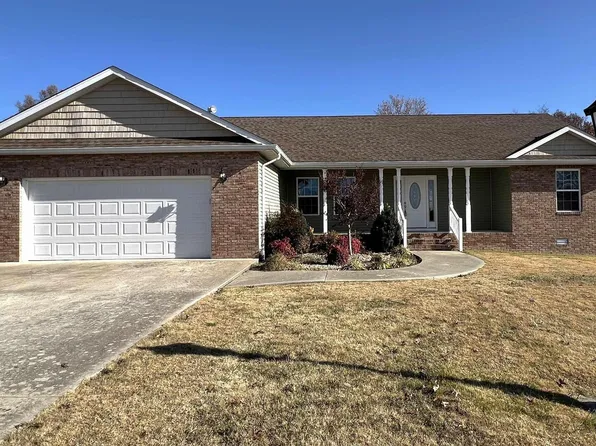 1805 Colonial Dr, Marion, IL 62959