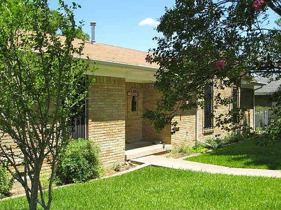 2nd image of 1507 El Camino Cir