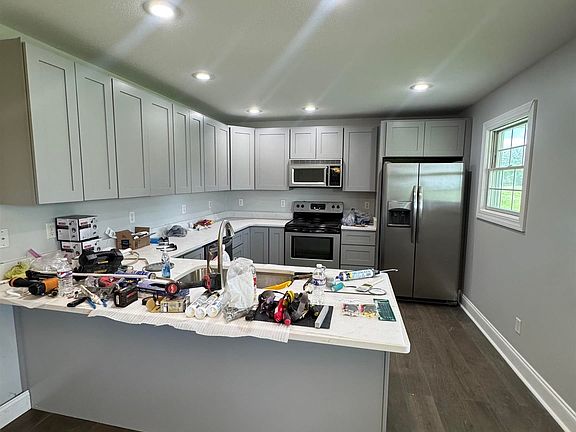 3rd image of 136 Dawes Ln