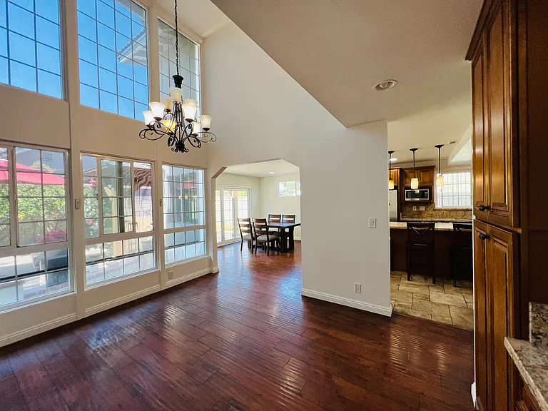 17215 Grayland Ave — Photo 10