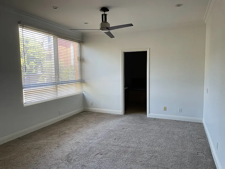 1509 Greenfield Ave #108 — Photo 31