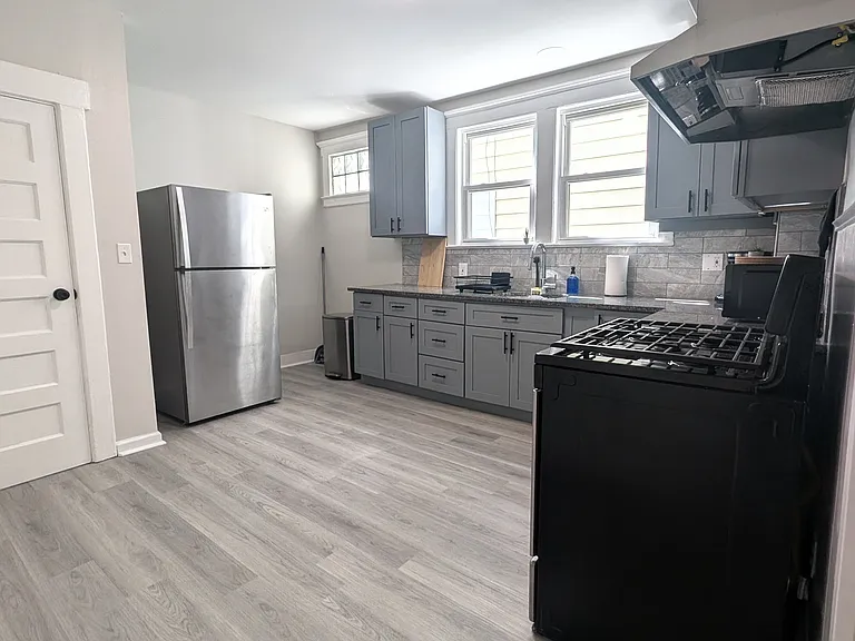 352 Jackson St #1.5 — Photo 2