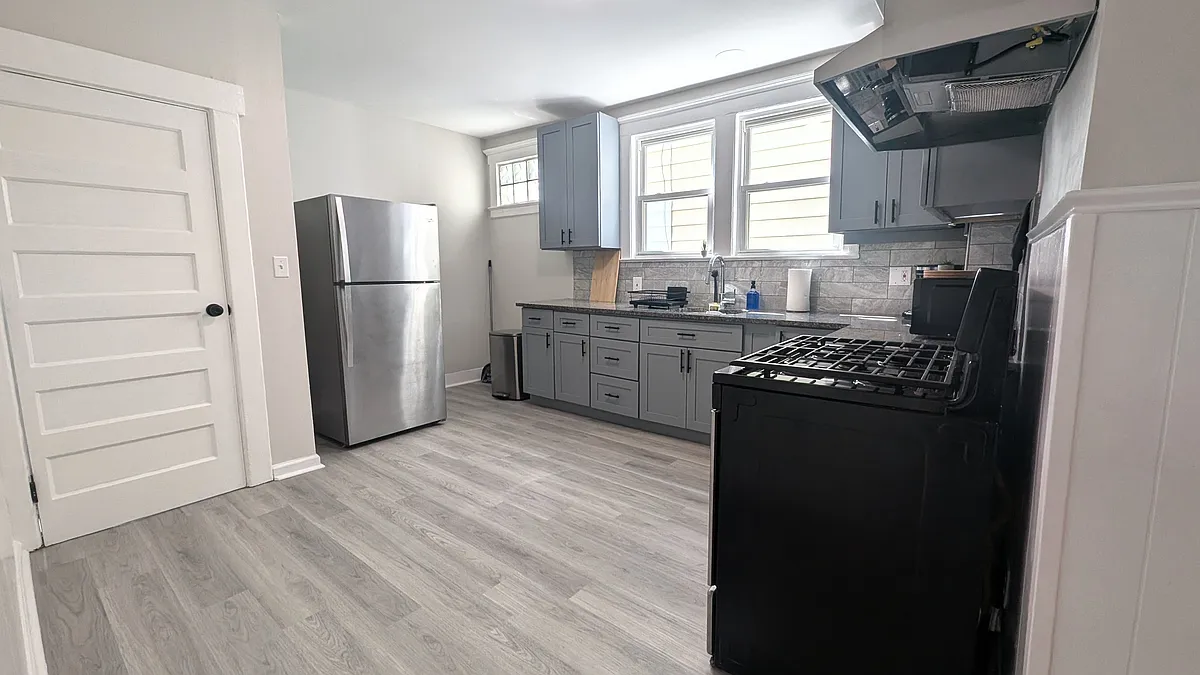 Building Photo - 352 Jackson St #1.5