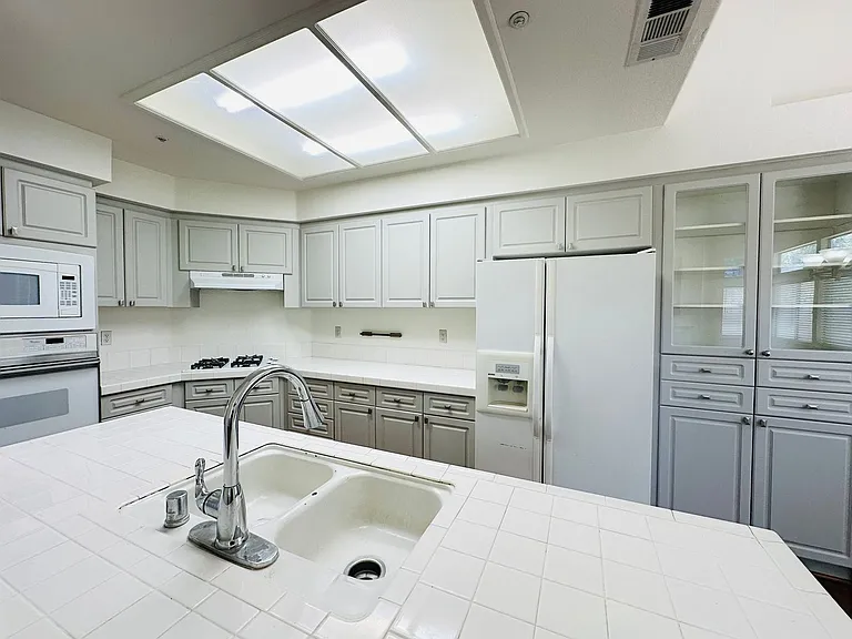 26253 King Edwards Dr — Photo 9