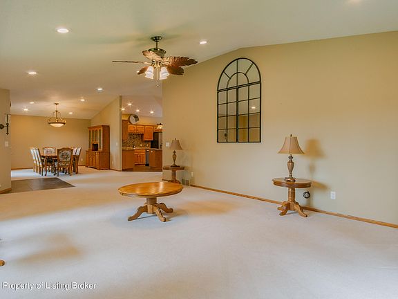 5th image of 1772 Prairie Oak Dr