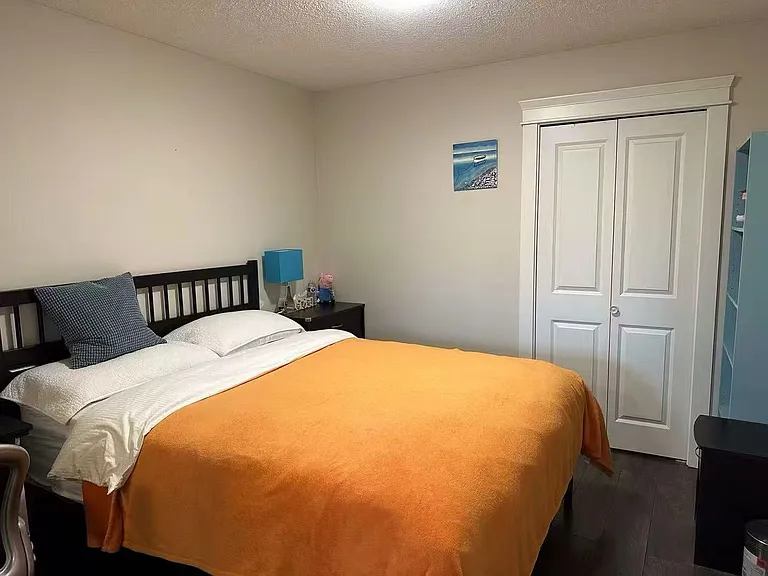 900 Corona Cres — Photo 5