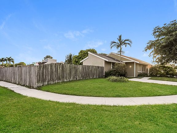 3rd image of 12340 SW 207th Ter