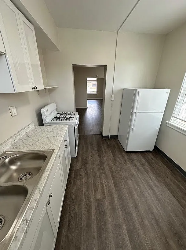 519 Marwood Avenue - 527 — Photo 2