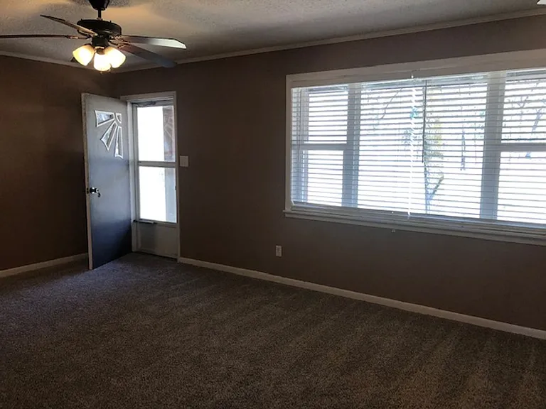 3061 Highway 6 — Photo 11