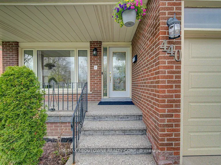 440 Parkridge Cres — Photo 32
