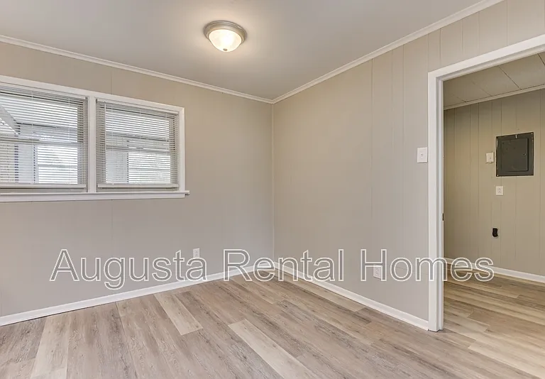 3330 Young Forest Dr — Photo 9