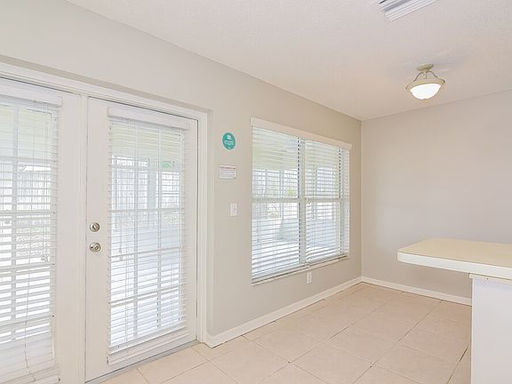 5th image of 725 Cape Cod Cir