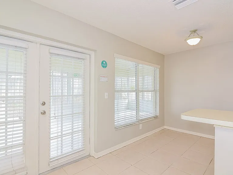 725 Cape Cod Cir — Photo 5