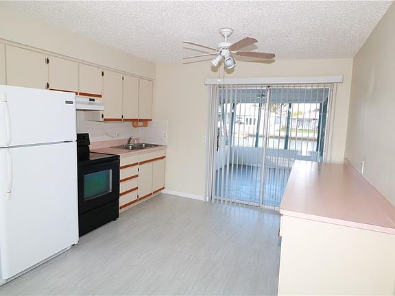 3rd image of 13617 Leslie Dr
