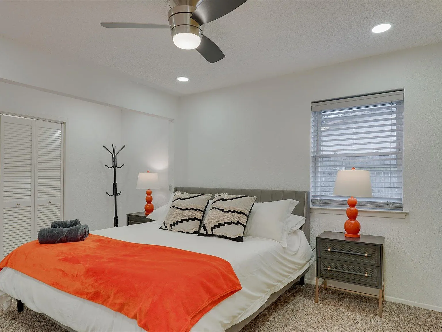 4 bed, 1941 sqft, $8,750 — Photo 4