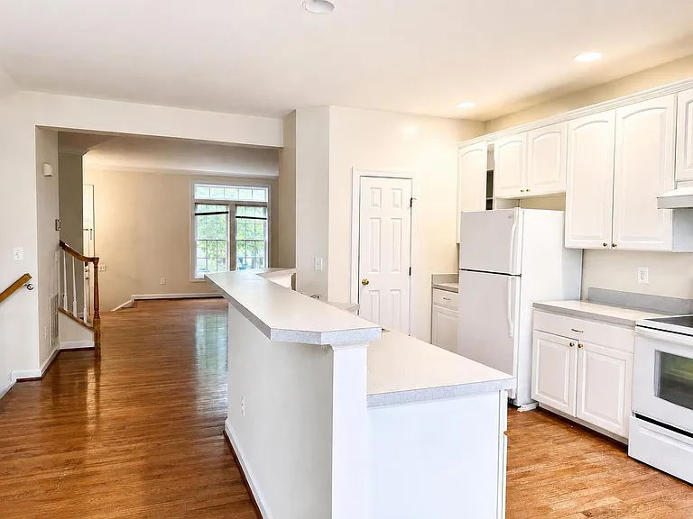 43061 Golf View Dr — Photo 7