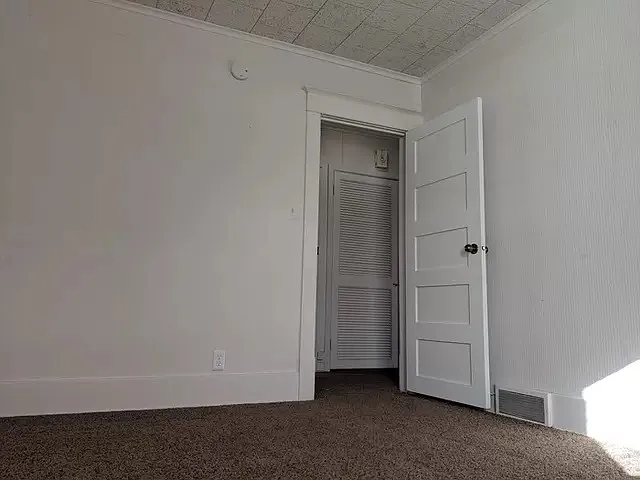828 Avenue A #3 — Photo 10