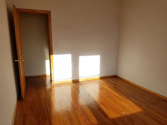 5th image of 261 14th St APT 2D