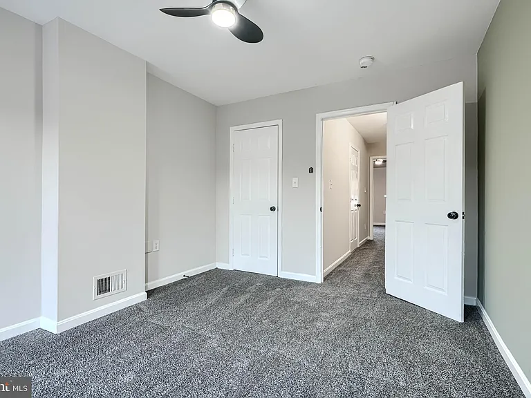 1127 Sargeant St — Photo 21
