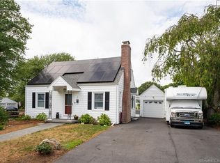 21 Mansfield Rd, New London, CT 06320