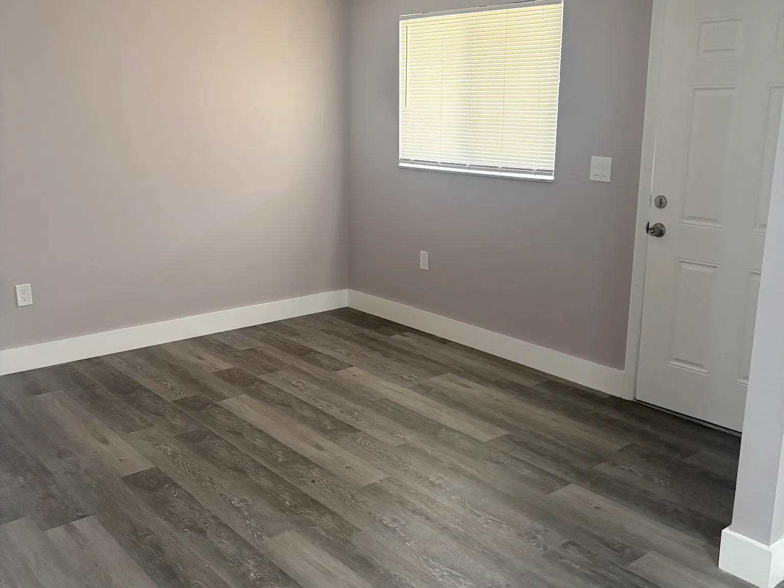 2 bed, 800 sqft, $2,300 — Photo 2