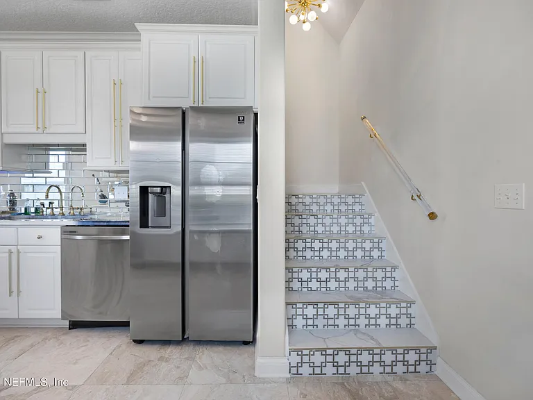 200 Sunstone Ct #GUEST HOUSE — Photo 17