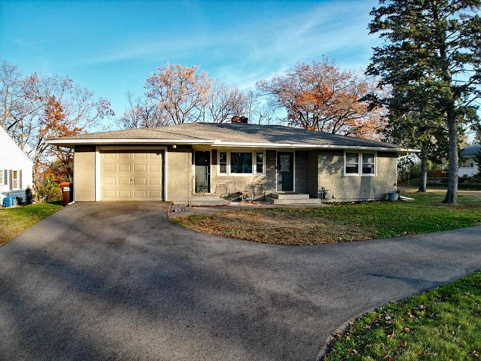 1st image of 653 9th Ave S