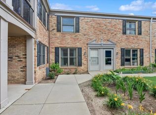 1814 Sessions Walk #1814, Hoffman Estates, IL 60169