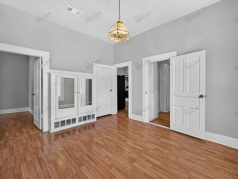 419 N Grand Ave #A — Photo 7
