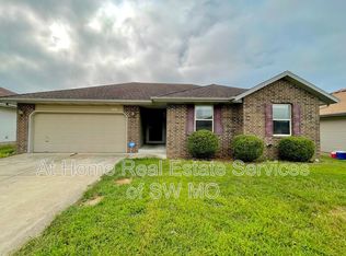 3216 W Scott St, Springfield, MO 65803