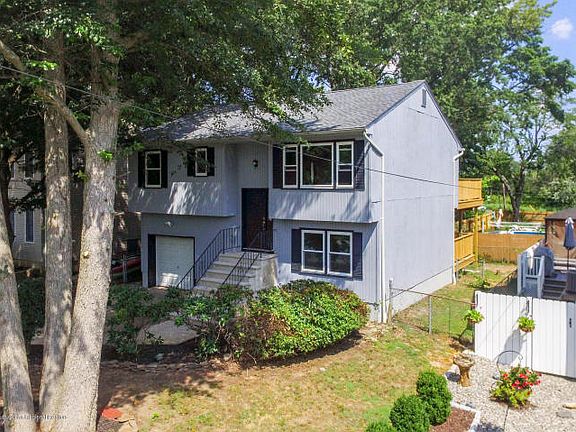 2nd image of 687 Monmouth Ave