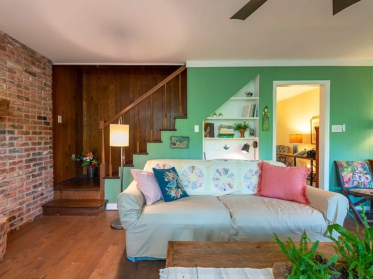 334 Chapman Rd — Photo 7