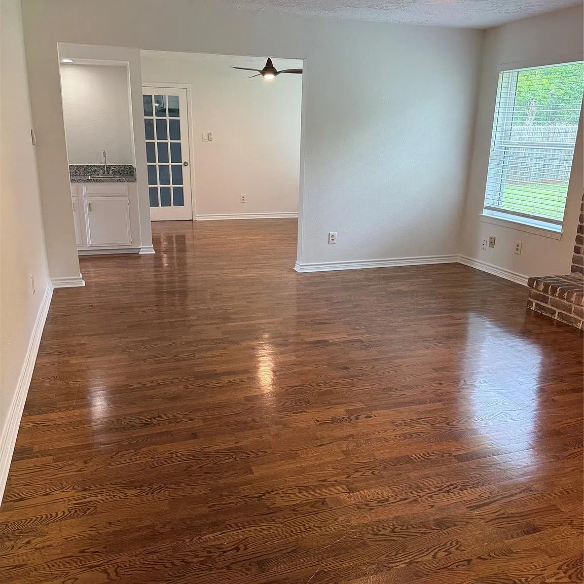 3 bed, 2.5 bath, 1884 sqft, $1,975 — Photo 3