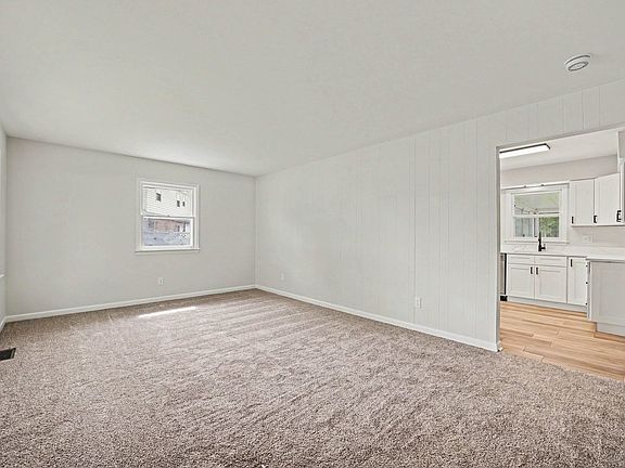 4th image of 4802 Frank Dr