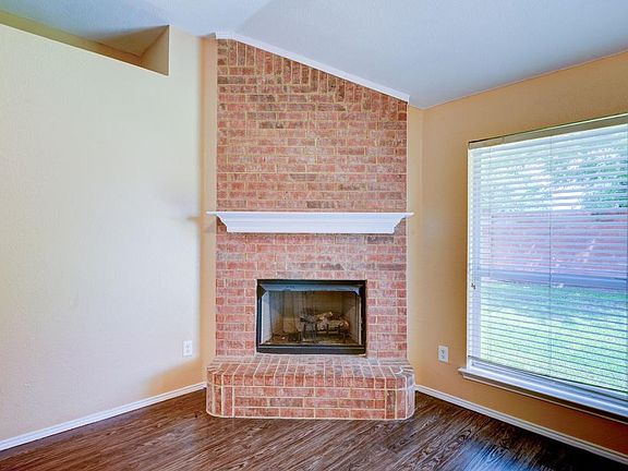3rd image of 421 Leisure Dr