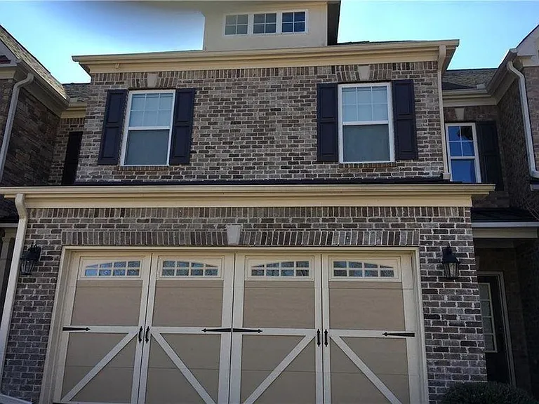 5425 Donehoo Ct — Photo 1