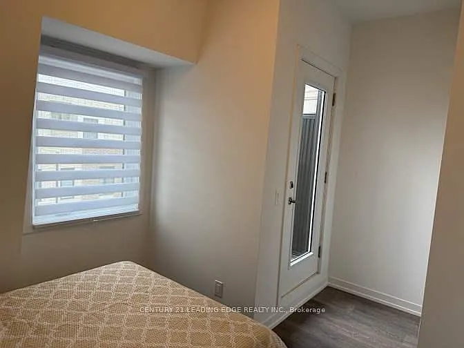 9 Spruce Pines Cres #5 — Photo 4