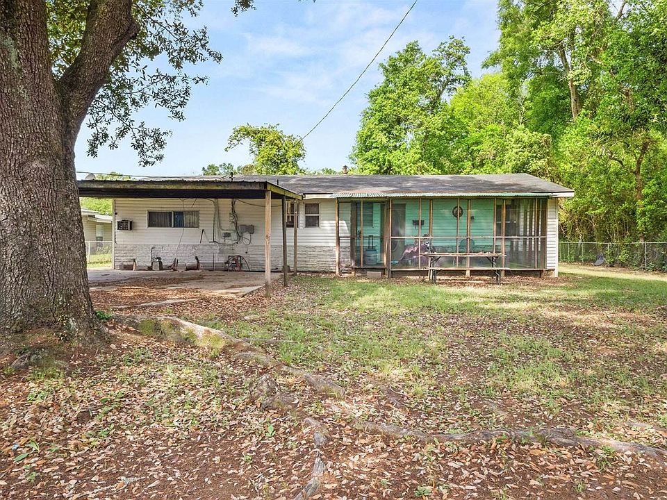 1st image of 421 Pecan St