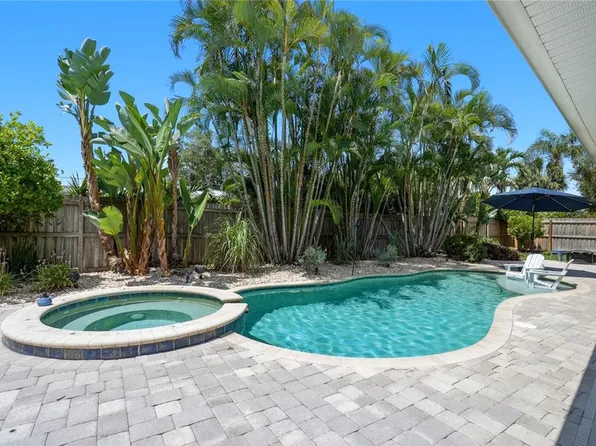 1122 45th Ave NE, Saint Petersburg, FL 33703