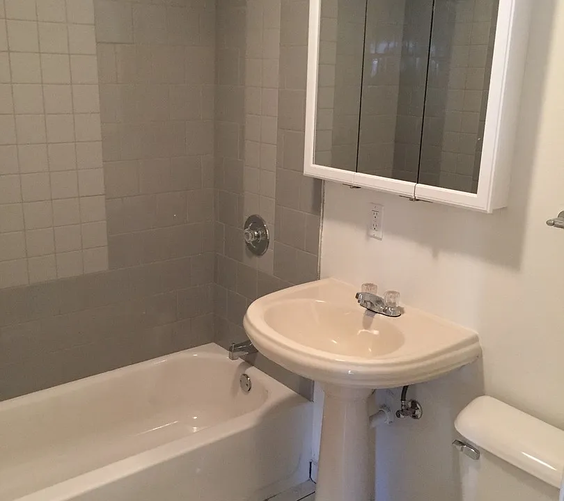 2901-09 N. Holton St.