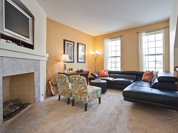 5th image of 73 Village Station Ln
