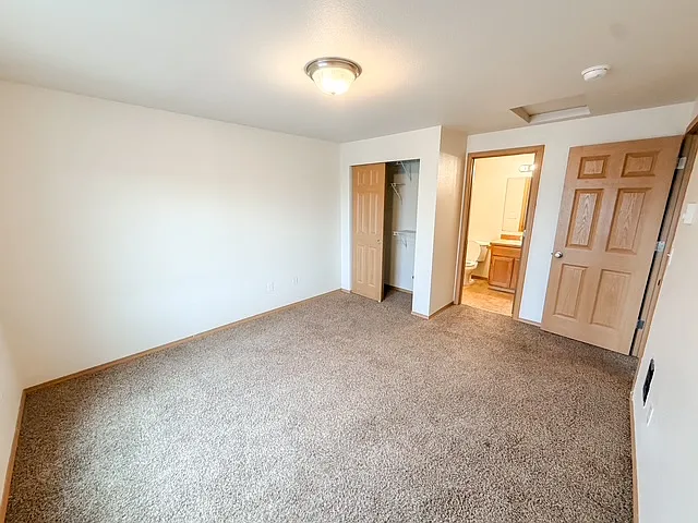 110 Washington Ave S #C — Photo 10