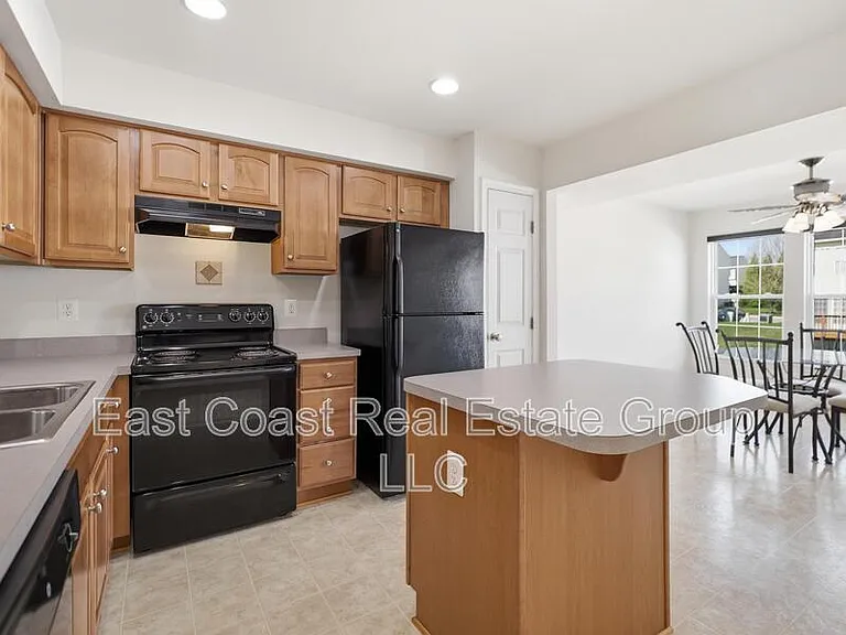 1247 Mare St — Photo 5
