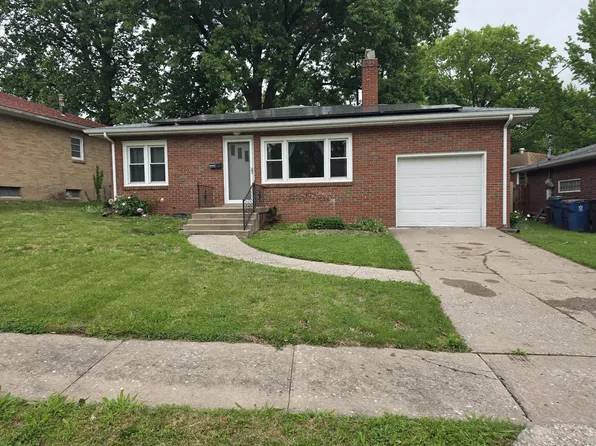 2008 Wilkening Dr, Alton, IL 62002