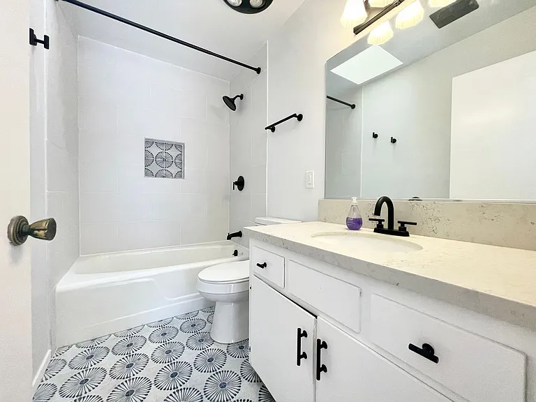 724 Franklin Ln #A — Photo 9