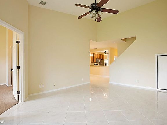 4th image of 6376 Park Lake Cir