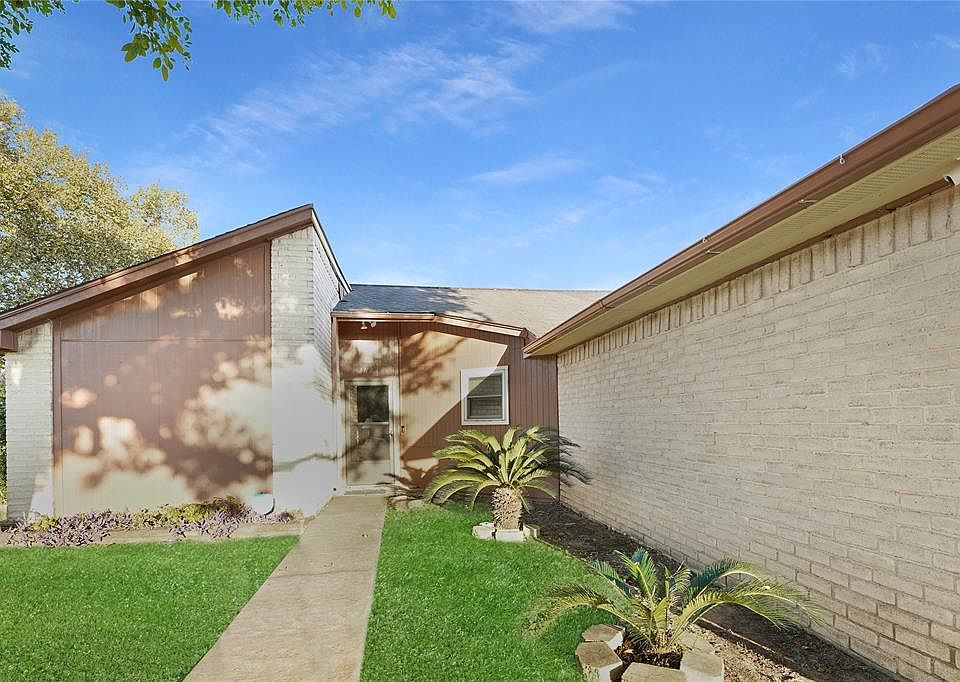 1st image of 2623 Spring Place Dr