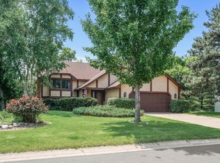 1306 Wynridge Dr, Arden Hills, MN 55112