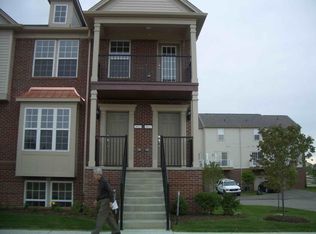 28027 Hopkins Dr, Novi, MI 48377